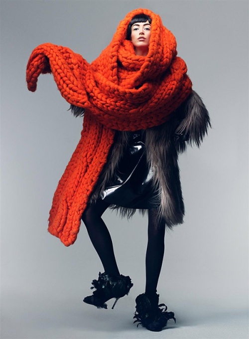 Renata Gar, Aver, fashion, sweater, Best knits, Aver Report, Knit Revolution, Ram sweater, amazing knitting, designer, oversized, scarf, chunky